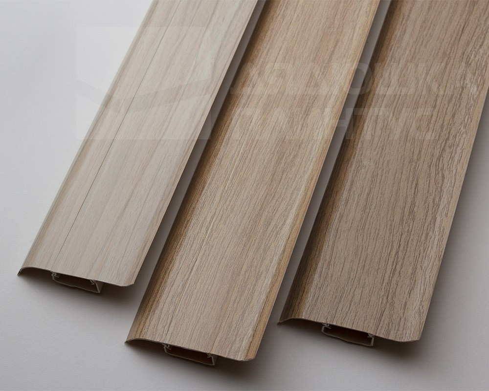 Плинтус ПВХ Идеал Классик 70мм 2,2м 321 Падук