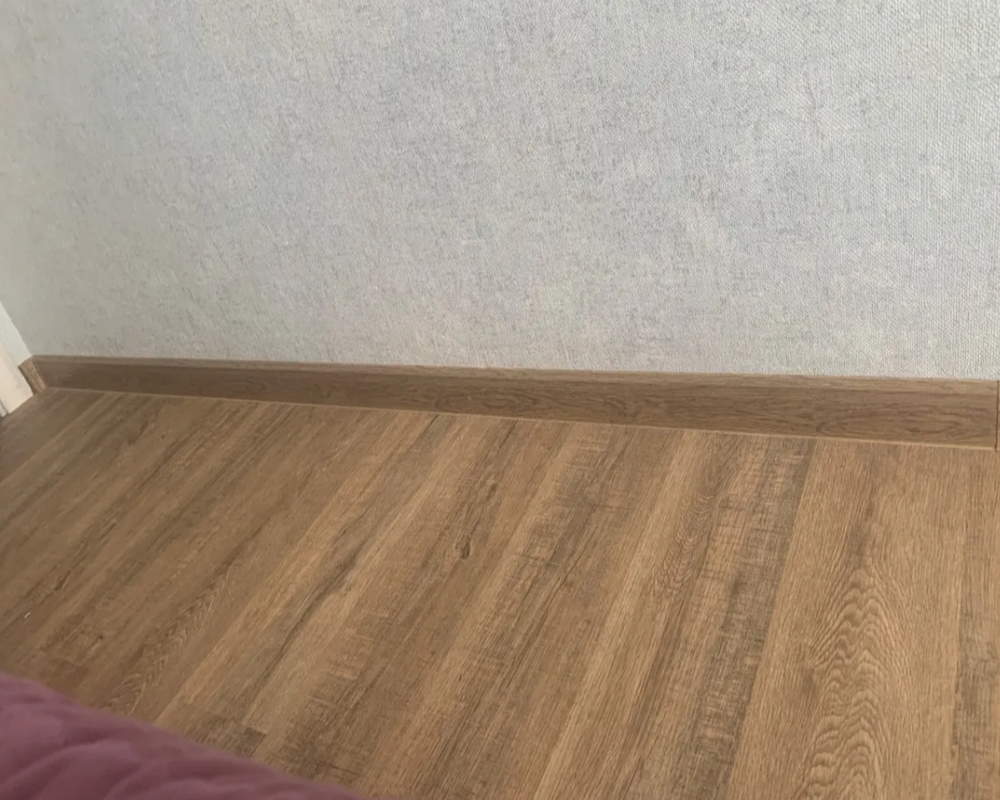 Плинтус ПВХ Salag Lima 72мм 2,5м. Дуб Аргос