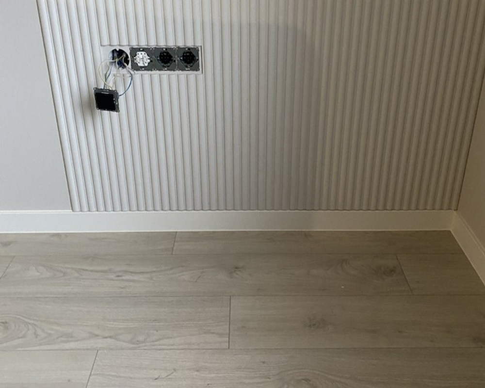 Плинтус ХДФ Dollken Cubu Flex Life 80мм х 2,5 м 1005 Белый RAL 9003