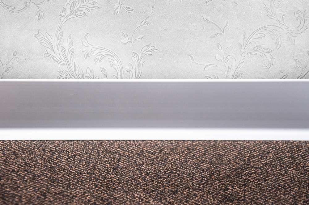 Плинтус алюминиевый Пл 80.2500.01лк Серебро