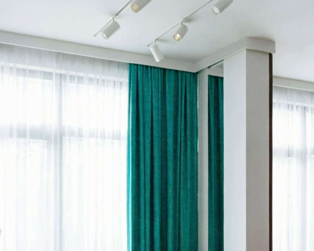 Плинтус карнизный СОЛИД 3 UHD 04/100L 2,0 м, Белый