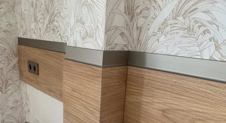 Плинтус алюминиевый Пл 100.2500.042лк Шампань