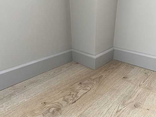 Плинтус МДФ Лука Пл 100-1МДФ.2700.Point line 24067 Скай грей