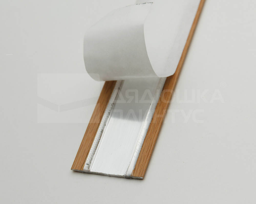 Самоклеящийся порог ЛС 35.1800.4088 Орех